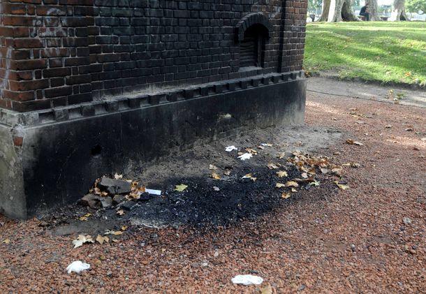Buscan identificar a la mujer calcinada frente a las torres Le Parc