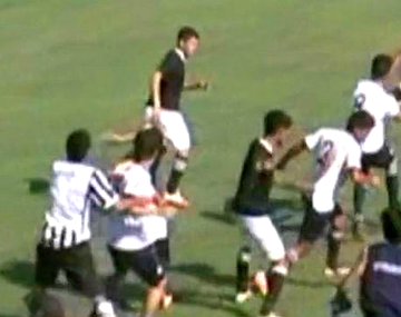 Batalla campal y nuevo récord en el fútbol paraguayo