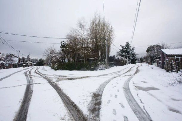 La primavera arrancó con una intensa nevada en Bariloche. (foto: Matías Garay