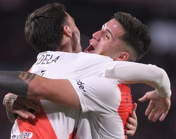 River le ganó a un duro Lanús con dos golazos