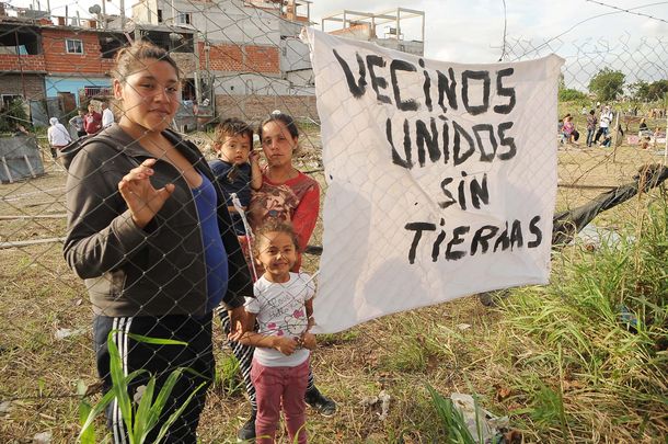 Toma en Lugano: piden el apartamiento de un juez y se demoraría el desalojo