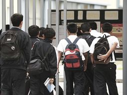 por las amenazas de tiroteo una escuela de san fernando prohibio el uso de mochilas por las amenazas de tiroteo una escuela de san fernando prohibio el uso de mochilas