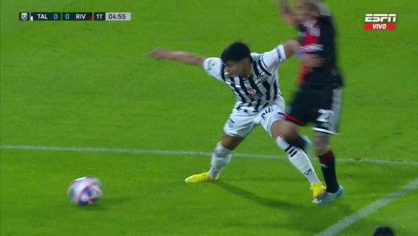 Polémica en Córdoba: ¿Era penal para Talleres ante River?