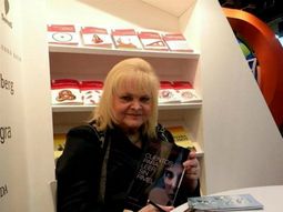 La escritora tenía 76 años