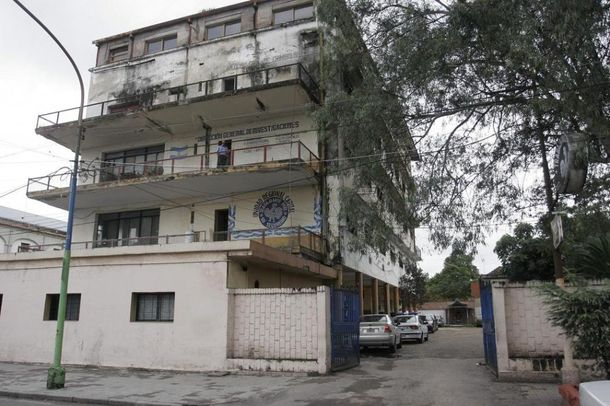 Escapan de una dependencia policial con cucharas y tenedores