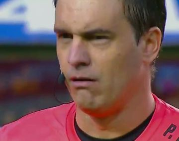 Insólito: así dirigió Patricio Loustau con conjuntivitis