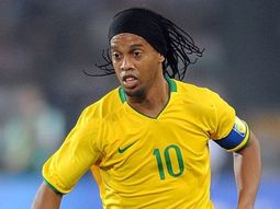 Ronaldinho vuelve a la selección brasileña justo contra Argentina