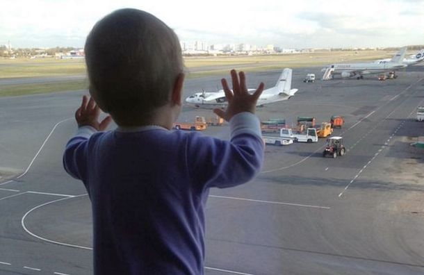 La foto que sacude al mundo: Darina, la beba que murió en el vuelo ruso
