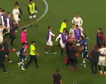 Batalla campal en Perú entre jugadores de Universitario y Gimnasia