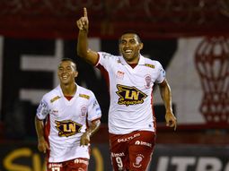 las fotos del triunfo de huracan ante sporting cristal las fotos del triunfo de huracan ante sporting cristal