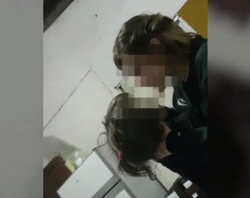 Horror en La Plata: una mujer golpeaba y torturaba a sus 5 hijos