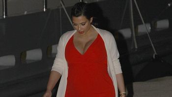 esta actriz embarazada tiene antojo de rojo esta actriz embarazada tiene antojo de rojo