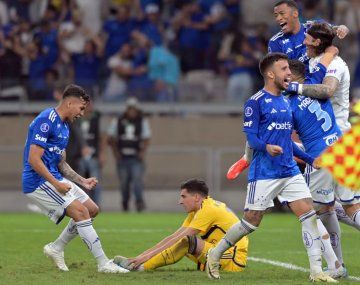 El gesto antideportivo de un jugador de Cruzeiro contra Merentiel tras errar su penal