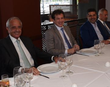 Domínguez, junto a DOnofrio y Angelici