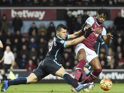 el kun agüero hizo dos goles y salvo al manchester city el kun agüero hizo dos goles y salvo al manchester city
