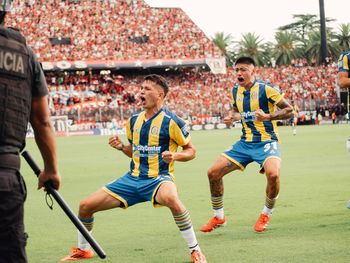 Central le ganó a Newells el clásico y quedó puntero de la Zona B