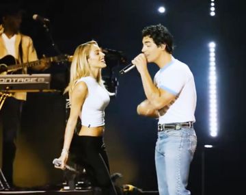 Tini Stoessel sorprendió con los Jonas Brothers en Buenos Aires y emocionó con un himno de Camp Rock