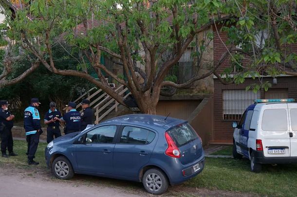 Villa Gesell: el jubilado asesinado murió asfixiado con una bufanda y un cable de teléfono