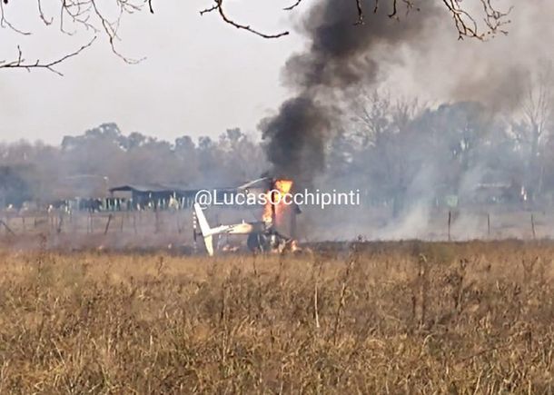 Cayó helicóptero, se incendió y el piloto se salvó
