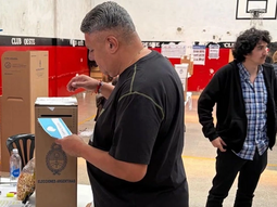 Tapia votó en Caballito: Siempre con convicción y pensando en el pueblo
