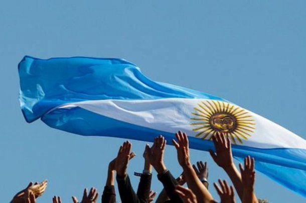 Promesa a la Bandera: cómo es y qué significa