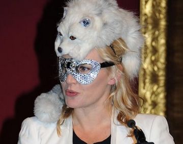 El llamativo gorro de una actriz en una gala