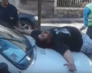 Así finge este salteño un ataque para que no le roben el auto