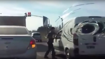 a las pinas en la ruta: se agarraron a trompadas porque uno iba muy rapido a las pinas en la ruta: se agarraron a trompadas porque uno iba muy rapido