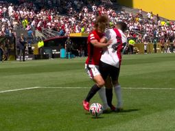 ¿Polémica? El penal que le cobraron a Urawa Reds Diamonds ante River