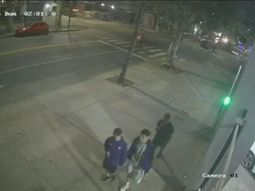 golpe nocturno en devoto: se llevaron dolares y una coleccion unica de camisetas golpe nocturno en devoto: se llevaron dolares y una coleccion unica de camisetas