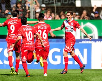 Nueva Chicago no lo aguantó y Argentinos lo hundió 