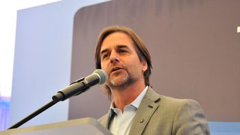 Lacalle Pou admitió un abuso, pero descartó corrupción en la CTM de Salto Grande. Lacalle Pou admitió un abuso, pero descartó corrupción en la CTM de Salto Grande.