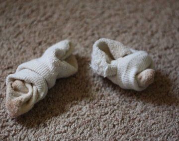 La extraña solidaridad de Canosa: dona medias sueltas