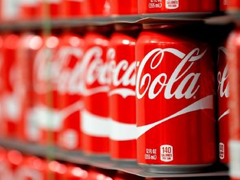La embotelladora de Coca-Cola entró en crisis y podría haber despidos masivos