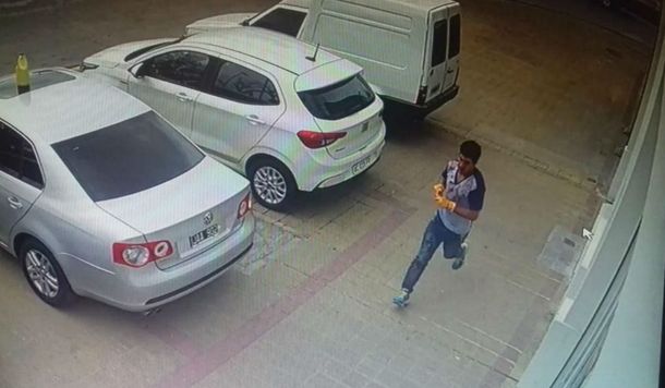 Así se escapaba el albañil del lugar del crimen