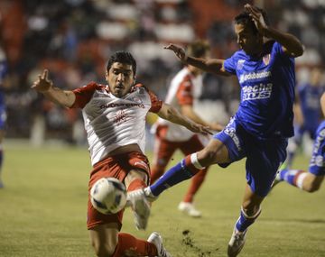 Unión goleó a Argentinos y lo complicó