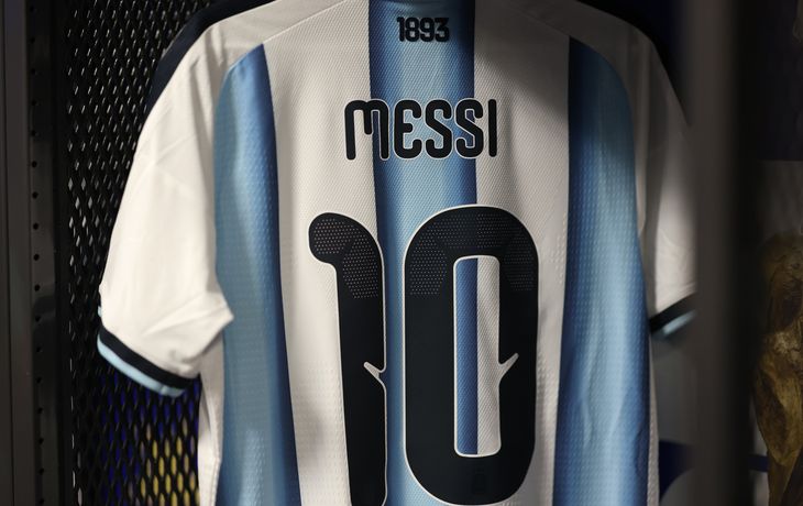 Con un guiño al 2014: qué indumentaria usa la Selección Argentina para enfrentar a Suiza