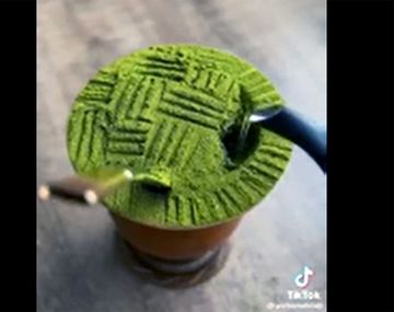 Preparó el mate de un modo extraño y lo liquidaron en TikTok
