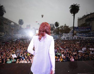 Cristina Kirchner: Qué mejor lugar que volver a encontrarnos en Plaza de Mayo