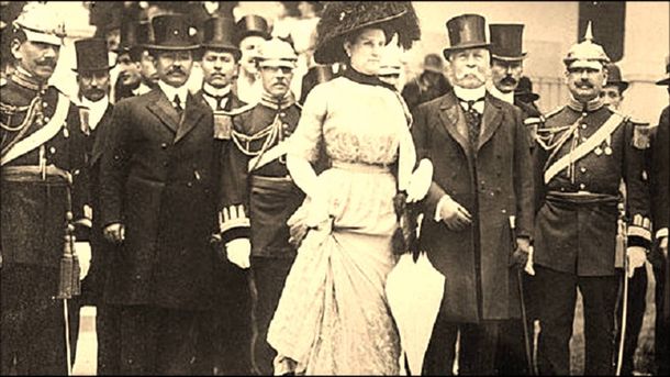 En 1914 el Licenciado Francisco Sebastián Carvajal y Gual asume la presidencia de la República.&nbsp;