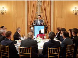 De Pedro anunció un viaje a los EEUU acompañado de varios gobernadores