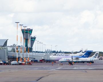 Aerolínea generó un gran revuelo por pesar a los pasajeros antes de embarcar
