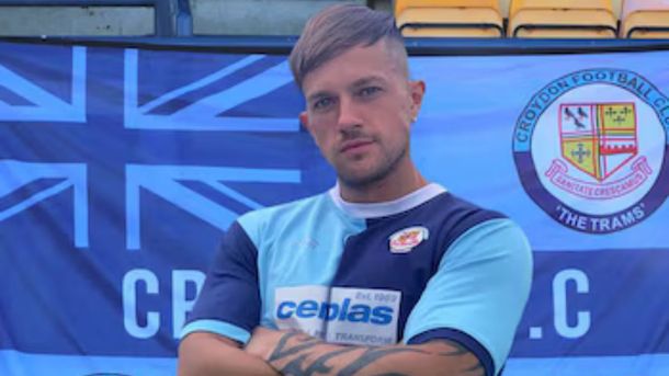 Spedding integró las divisiones inferiores del Crystal Palace, pero su carrera paso por el ascenso del fútbol inglés. Spedding integró las divisiones inferiores del Crystal Palace, pero su carrera paso por el ascenso del fútbol inglés.