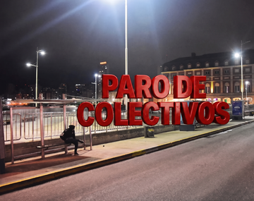 Paro de colectivos hasta el lunes pese al compromiso de pagos de los empresarios: líneas afectadas