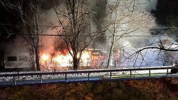 un tren arrollo a una camioneta en nueva york un tren arrollo a una camioneta en nueva york