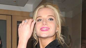 esta actriz de 22 anos se luce con su costado mas intimo esta actriz de 22 anos se luce con su costado mas intimo