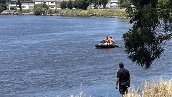 desesperada busqueda de un joven de 18 anos que se tiro al rio quequen desesperada busqueda de un joven de 18 anos que se tiro al rio quequen
