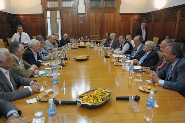 Con la CGT oficialista, los empresarios debatieron sobre precios y salarios