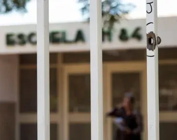 Rosario: balean una escuela y es el tercer ataque contra instituciones