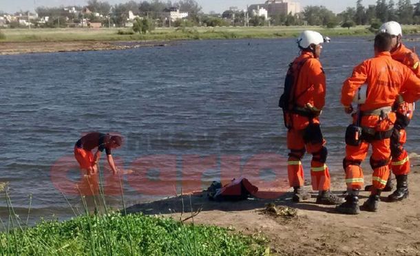 Un hombre murió y su hermano permanece desaparecido tras caer al río Dulce